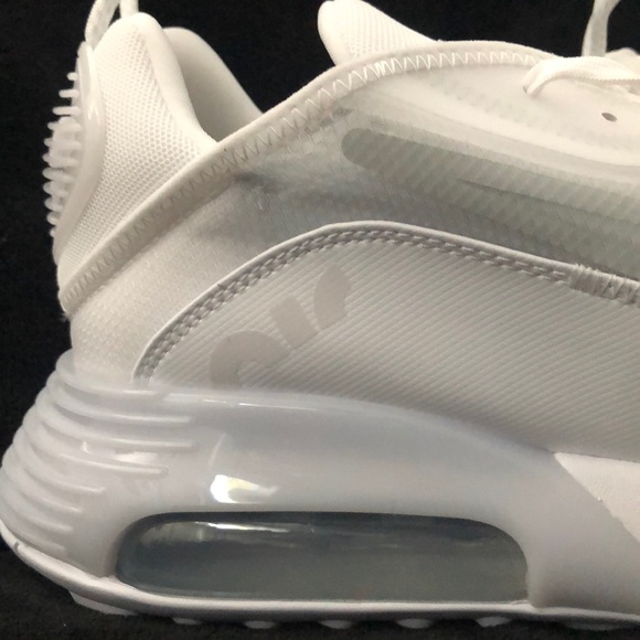 **SOLD**  Triple white Nike Air Max 2090 - Picture 4 of 8